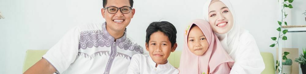 keluarga bahagia di Bulan Ramadan